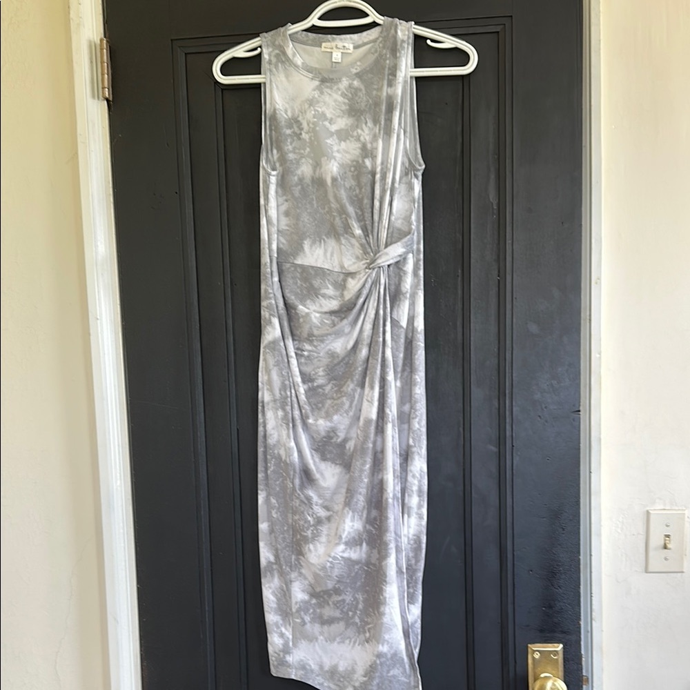Nine Britton Gray Ruched Midi Dress